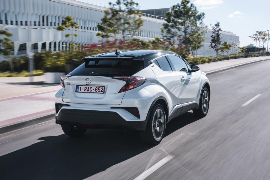  Toyota C-HR 2016 года  (WW) (фото 13 из 53)
